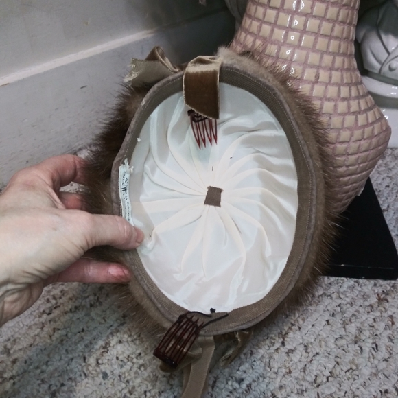 Vintage Stix Baer & Fuller Velvet Bow Trimmed Oval Brown Mink Hat - Picture 11 of 12